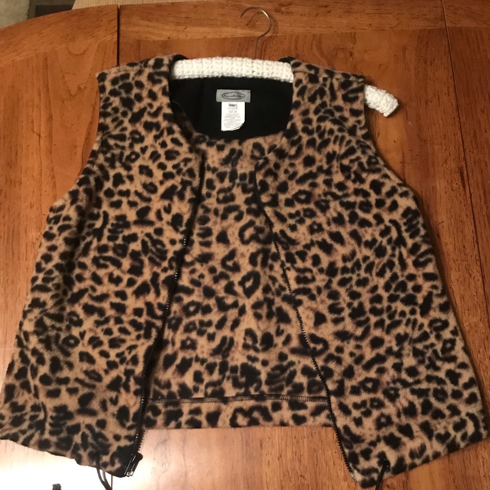 Cute fuzzy leopard vest